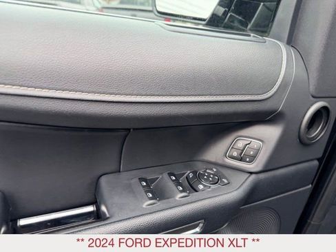 Used 2024 Ford Expedition XLT image 21