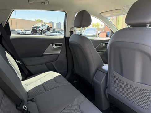 Used 2022 Kia Niro LX FWD image 35