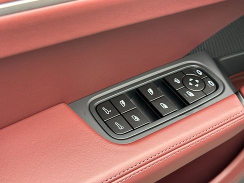 New 2026 Porsche Cayenne S image 13