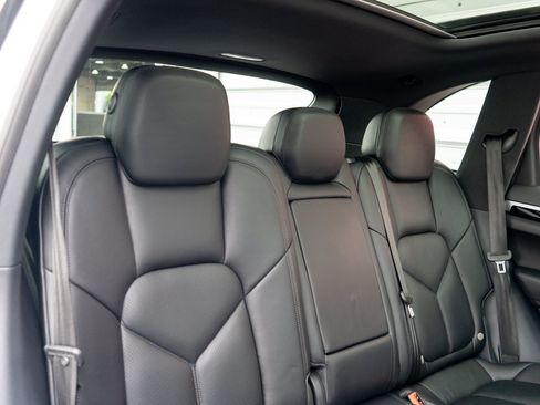 Used 2018 Porsche Cayenne S AWD/4WD image 35