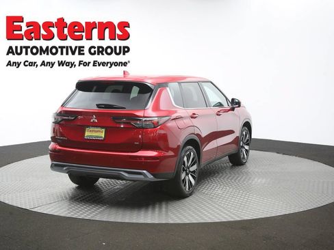 Used 2025 Mitsubishi Outlander SE FWD image 77