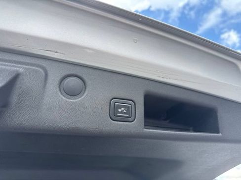 Used 2020 Chevrolet Equinox LT AWD/4WD image 11
