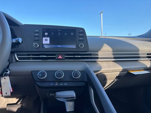 New 2026 Hyundai Elantra SE FWD image 20