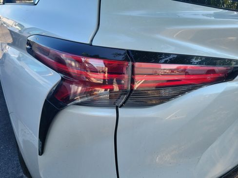 Used 2023 Toyota Sienna Limited AWD/4WD image 10