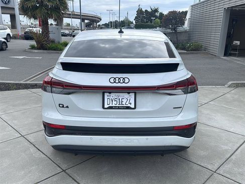 Used 2024 Audi Q4 e-tron Prestige image 7