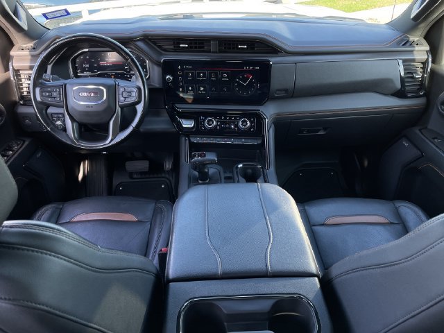 Used 2024 GMC Sierra 1500 AT4 w/ Technology Package AWD/4WD image 11
