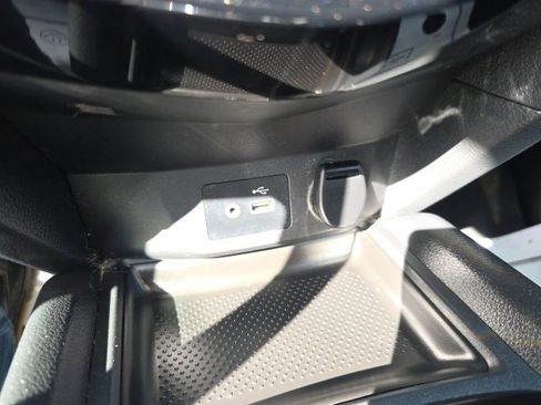 Used 2019 Nissan Rogue SV image 27