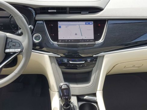 Used 2025 Cadillac XT6 Premium Luxury w/ LPO, Floor Liner Package AWD/4WD image 25