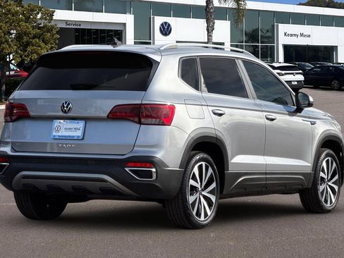Used 2022 Volkswagen Taos SE image 4