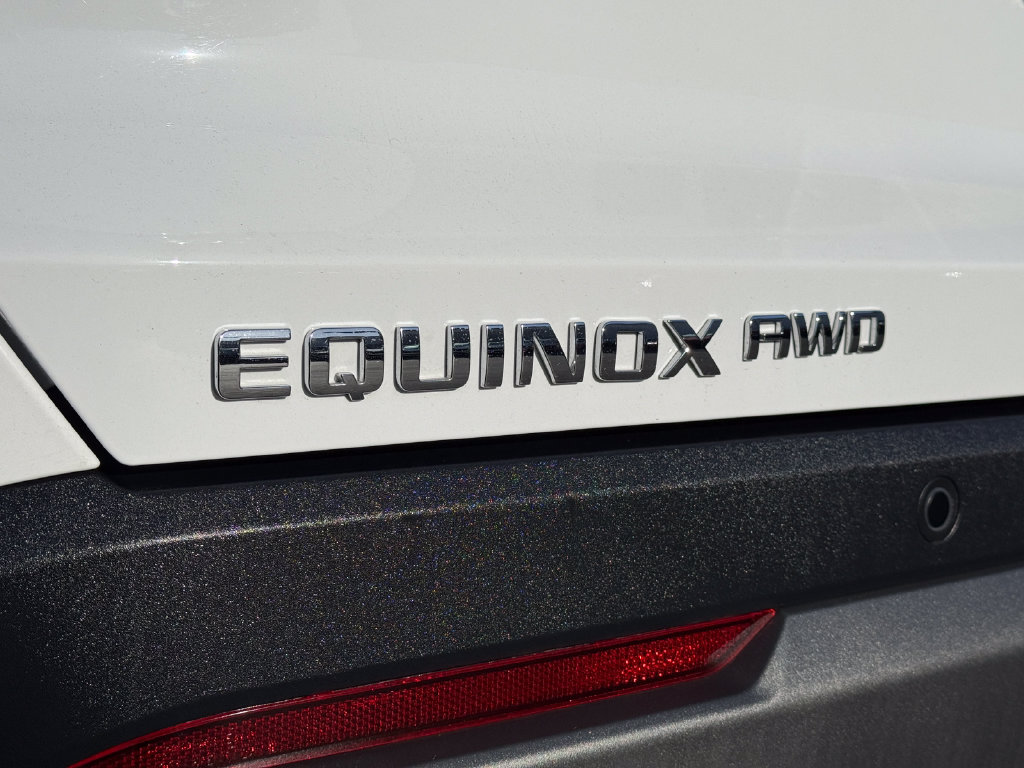 Used 2026 Chevrolet Equinox LT AWD/4WD image 10