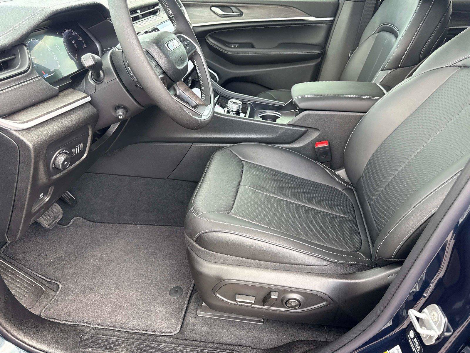 New 2026 Jeep Grand Cherokee Limited AWD/4WD image 14