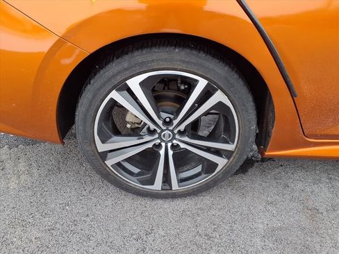 Used 2020 Nissan Sentra SR w/ Premium Package image 34