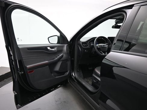 New 2025 Ford Escape ST-Line w/ Tech Pack #1 image 8