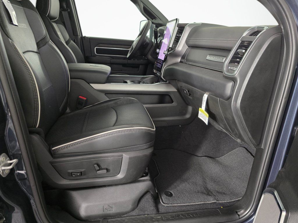 New 2026 RAM 2500 Laramie AWD/4WD image 42