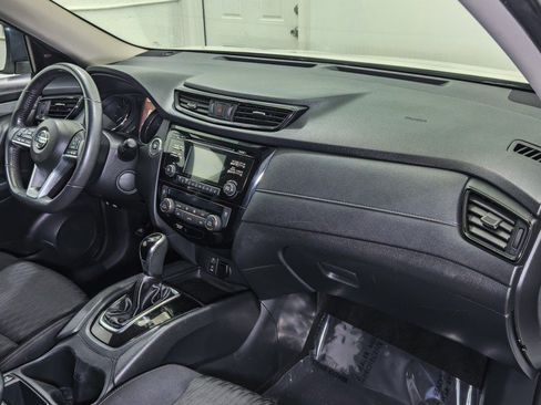 Used 2017 Nissan Rogue SV image 20