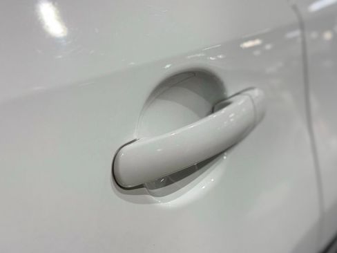 Used 2017 Volkswagen Tiguan Sport image 23