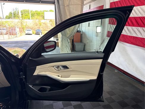 Used 2020 BMW 330i xDrive Sedan w/ Convenience Package AWD/4WD image 21