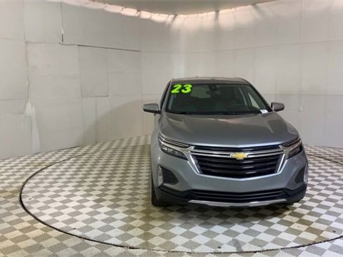 Used 2023 Chevrolet Equinox LT image 3