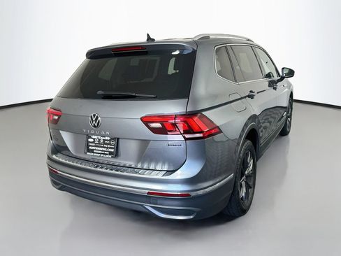 Used 2023 Volkswagen Tiguan SE AWD/4WD image 7