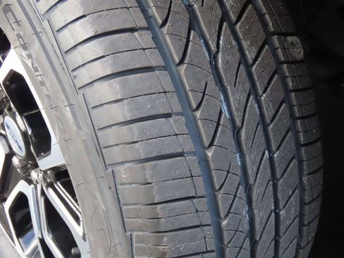 Used 2024 Ford Expedition Max XLT image 8