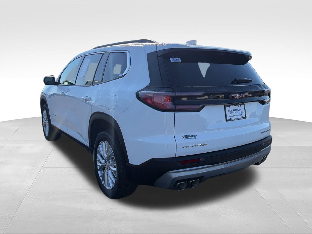 Used 2026 GMC Acadia Elevation w/ Elevation Premium Package FWD image 3