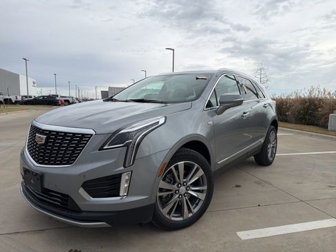 Certified 2025 Cadillac XT5 Premium Luxury image 6
