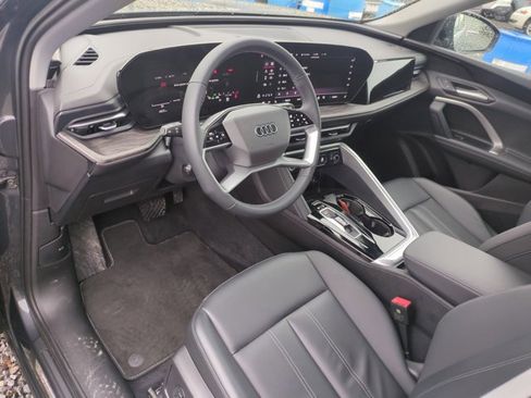 Used 2025 Audi Q5 Premium w/ Convenience Package image 13