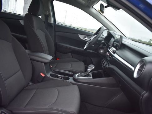 Certified 2023 Kia Forte LXS w/ LXS Technology Package FWD image 12