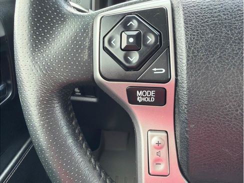 Used 2016 Toyota 4Runner SR5 AWD/4WD image 17