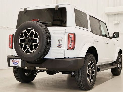 New 2025 Ford Bronco Outer Banks image 8