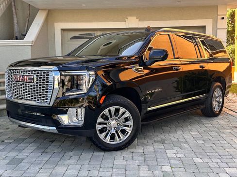 Used 2021 GMC Yukon XL SLT AWD/4WD image 1