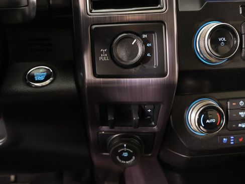 Used 2020 Ford F250 Limited AWD/4WD image 9