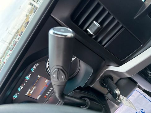 Used 2023 Ford F350 XLT image 28