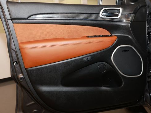 Used 2021 Jeep Grand Cherokee SRT image 22