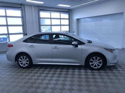 Certified 2025 Toyota Corolla LE image 34