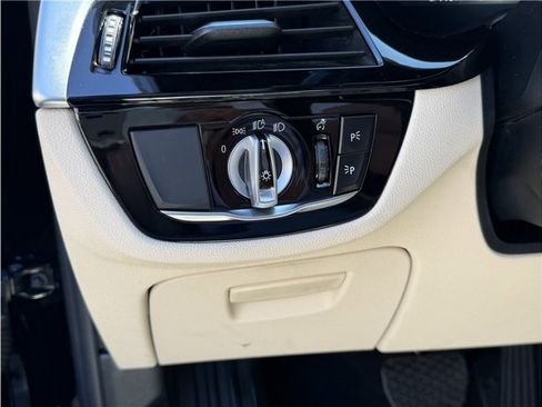 Used 2020 BMW 530i w/ Premium Package image 34