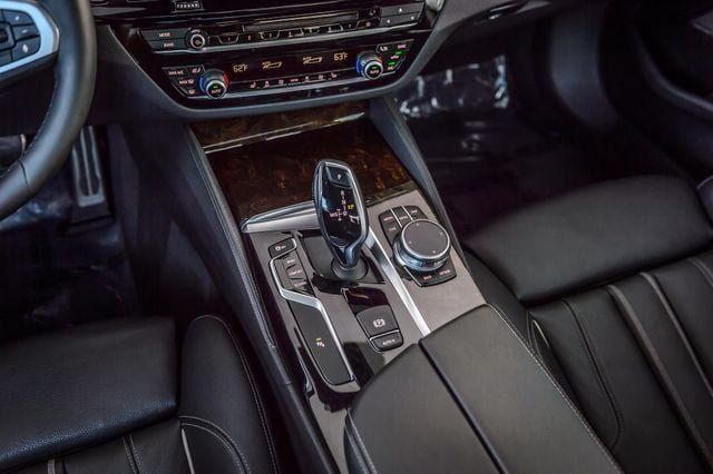 Used 2019 BMW 540i w/ M Sport Package RWD image 31