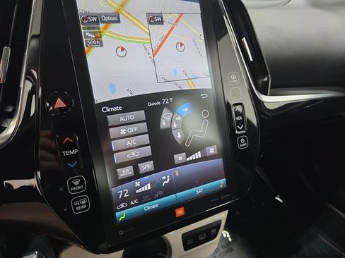 Used 2018 Toyota Prius Prime Advanced w/ Carpet Mat Package FWD image 24