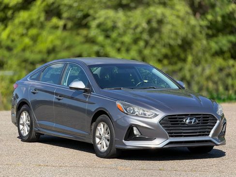 Used 2019 Hyundai Sonata SE image 1