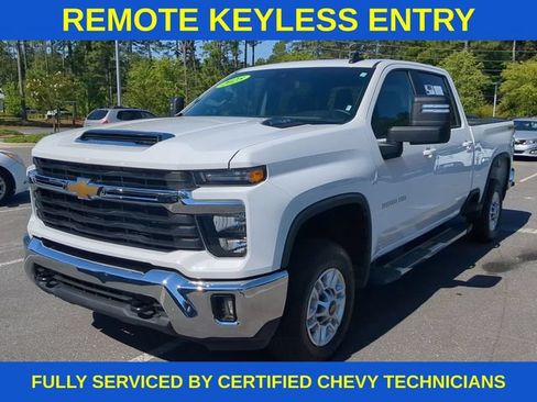 Used 2025 Chevrolet Silverado 2500 LT w/ Convenience Package AWD/4WD image 12