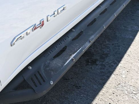 Used 2023 GMC Sierra 2500 AT4 image 17