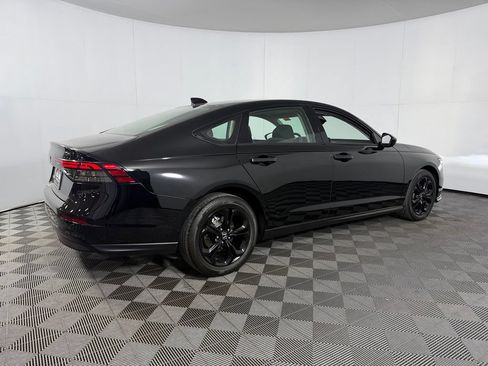 Used 2025 Honda Accord SE image 6