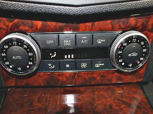 Used 2010 Mercedes-Benz C 300 C 300 Sport Sedan 4D image 19