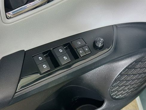 Used 2018 Toyota Prius Four Touring image 18