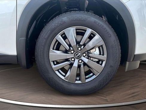 New 2025 Nissan Pathfinder SV w/ SV Premium Package image 12