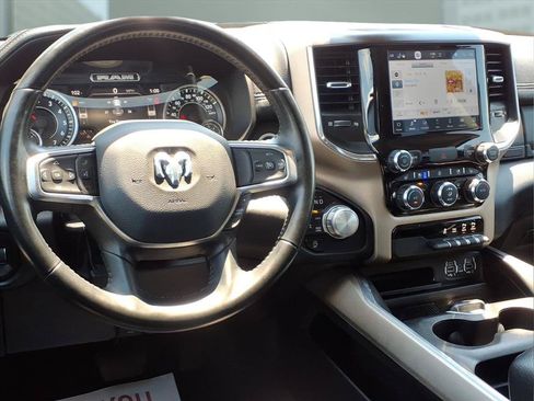 Used 2022 RAM 1500 Laramie AWD/4WD image 3