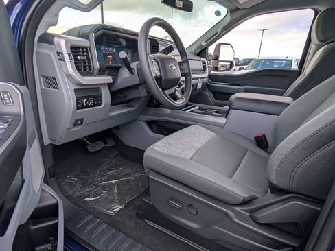 New 2026 Ford F250 XLT w/ XLT Premium Package AWD/4WD image 9