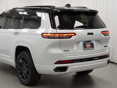 Certified 2025 Jeep Grand Cherokee L Summit AWD/4WD image 13