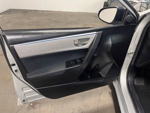 Used 2015 Toyota Corolla LE image 24