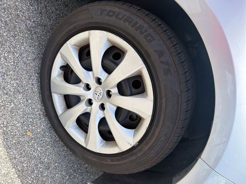 Used 2024 Toyota Corolla LE FWD image 12